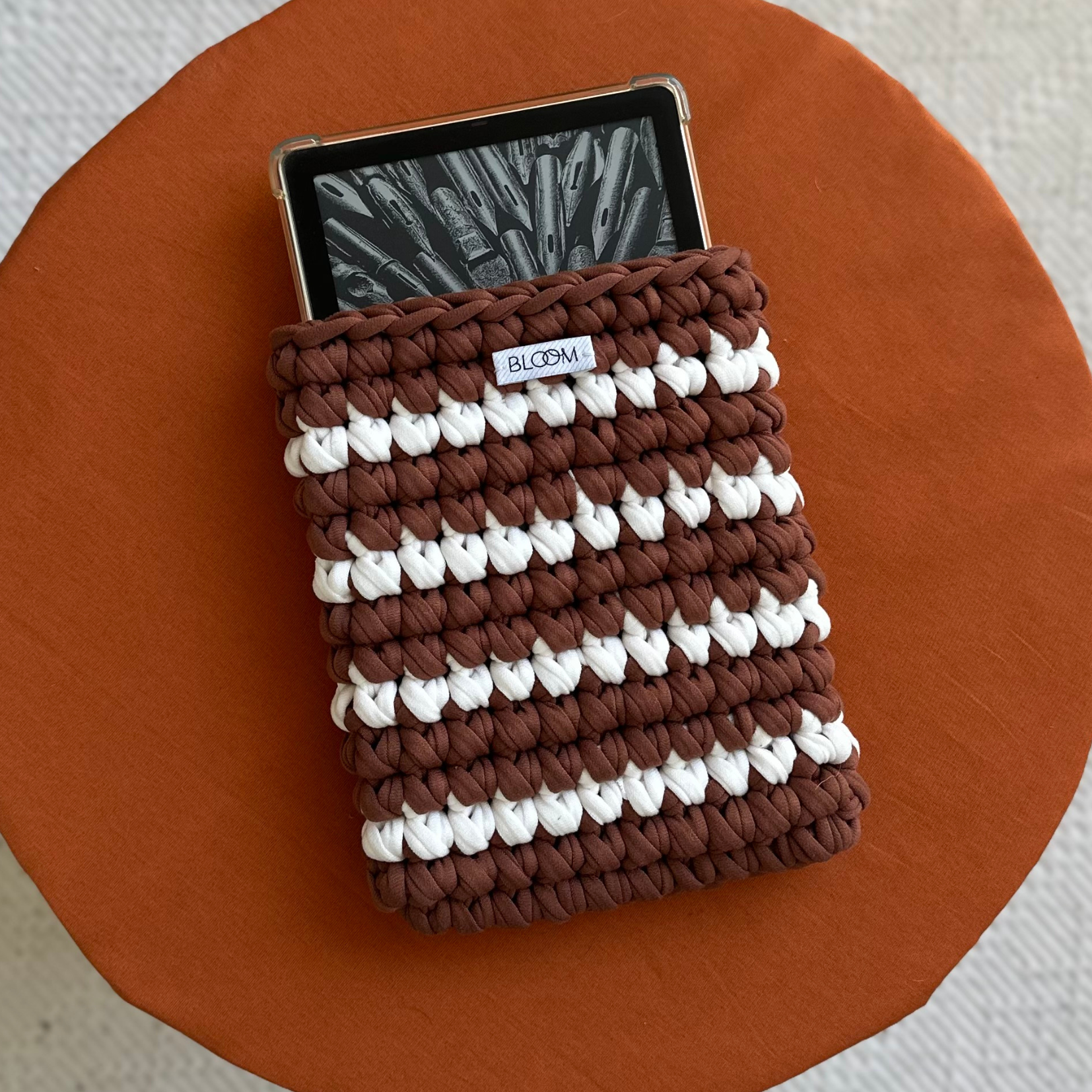 Case para Kindle - Marrom e Branco
