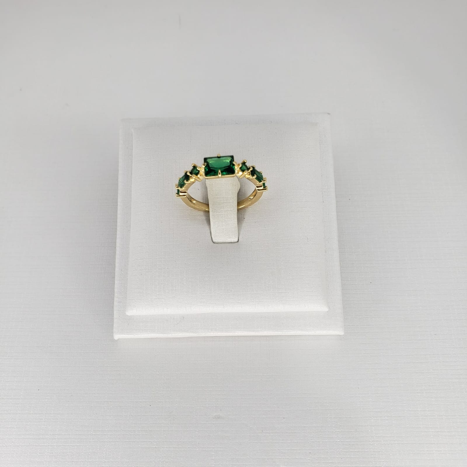 Anel Raízes Pedras Verdes Folheado Ouro 18k - N.20