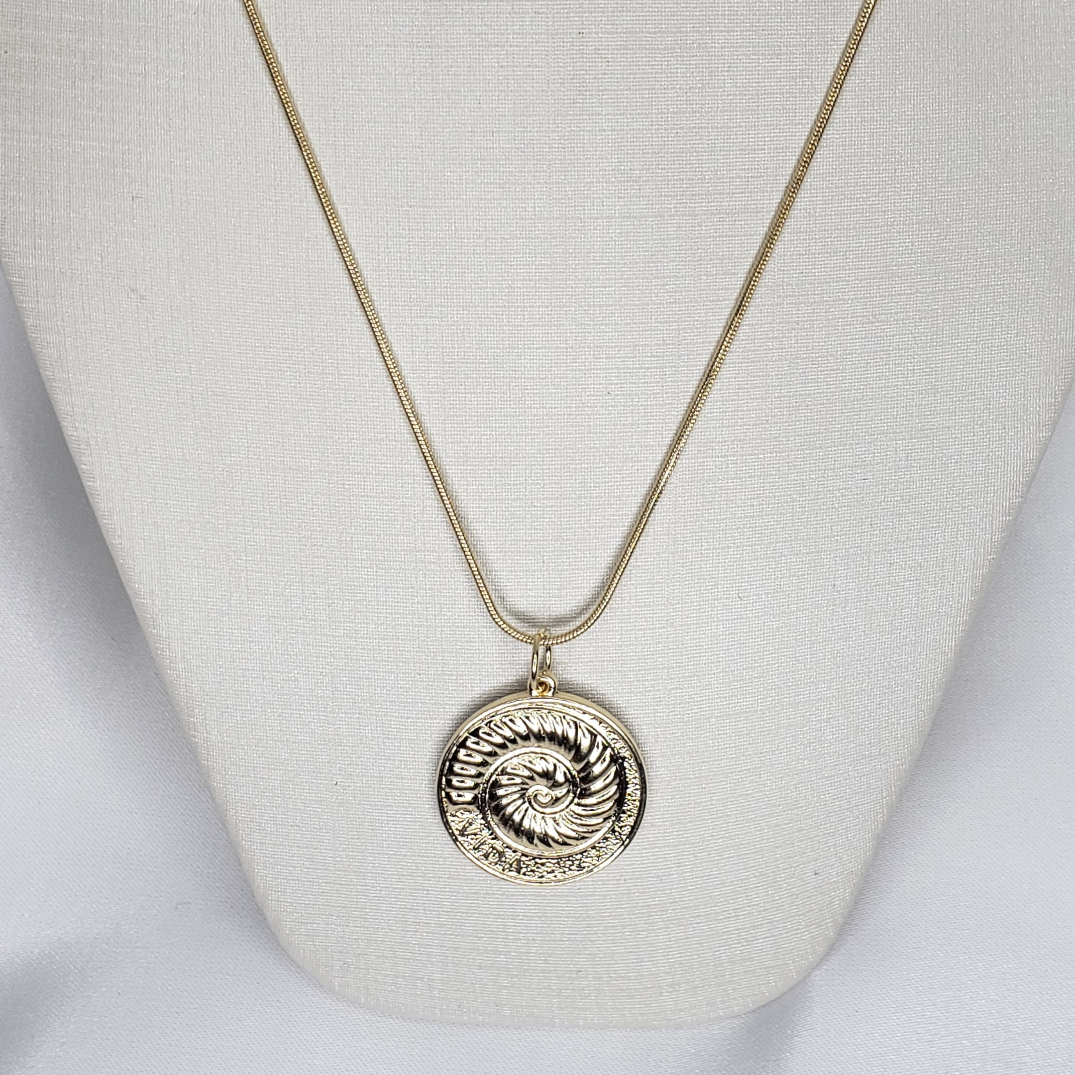 Gargantilha Caracol Vida Folheado Ouro 18K