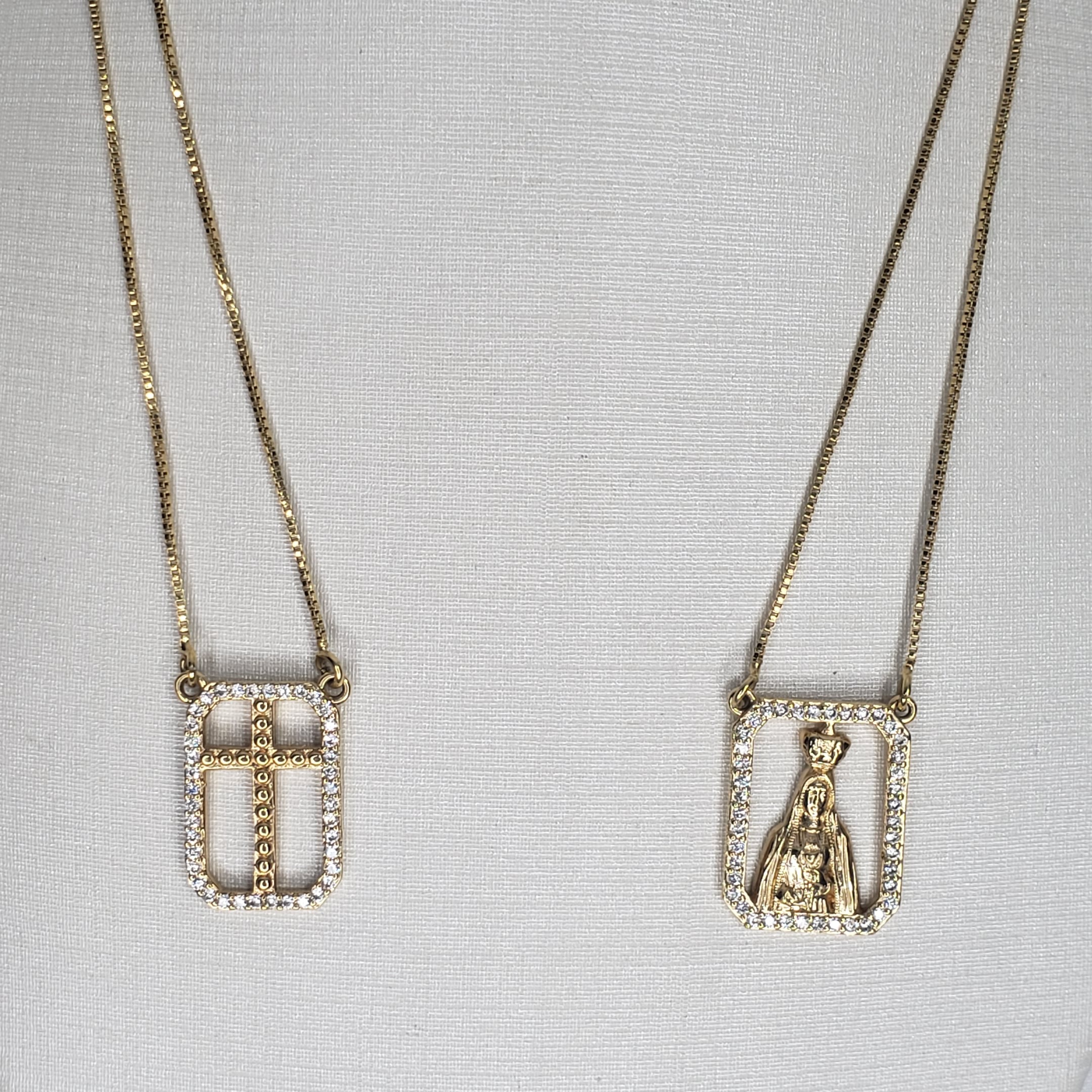 Escapulário Tradicional Nossa Senhora Menino Jesus Cruz Cravejada Folheado Ouro 18k