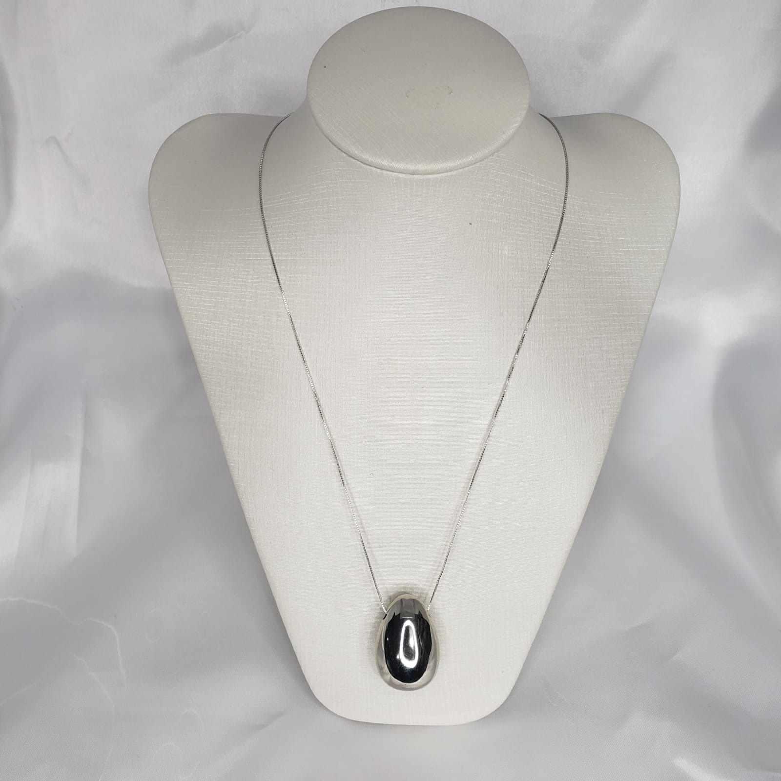 Gargantilha Alongada Gota Grande Ródio