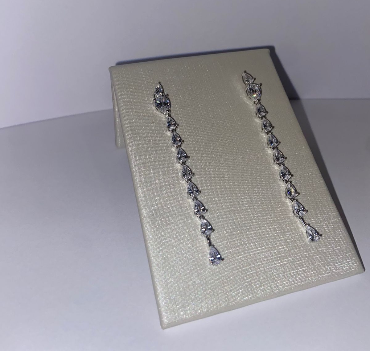 Brinco Pendente Com Zirconias Prata 925 Com Banho De Ródio