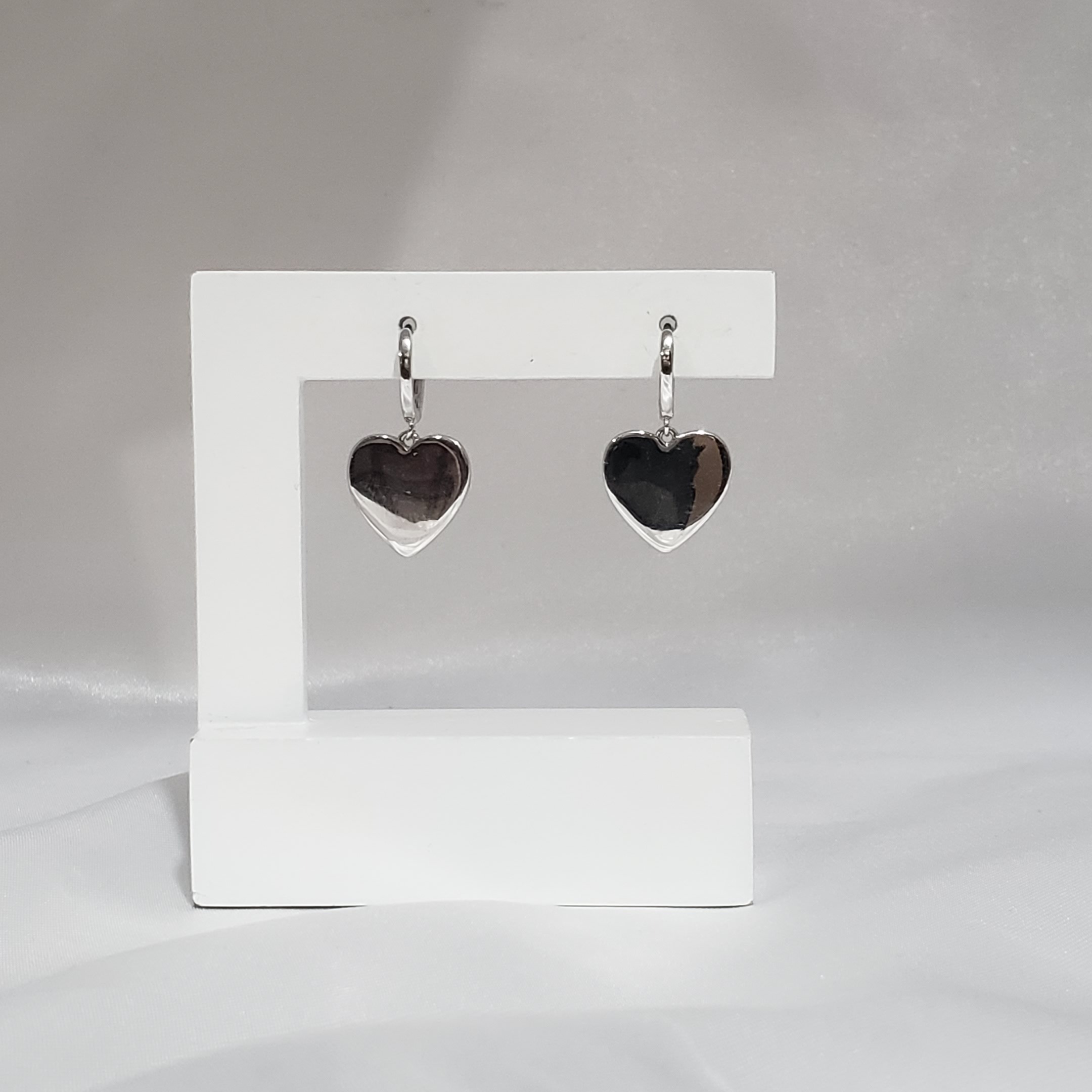 Brinco Argola com Coração Liso Pendente Prata 925 Banho Rodio