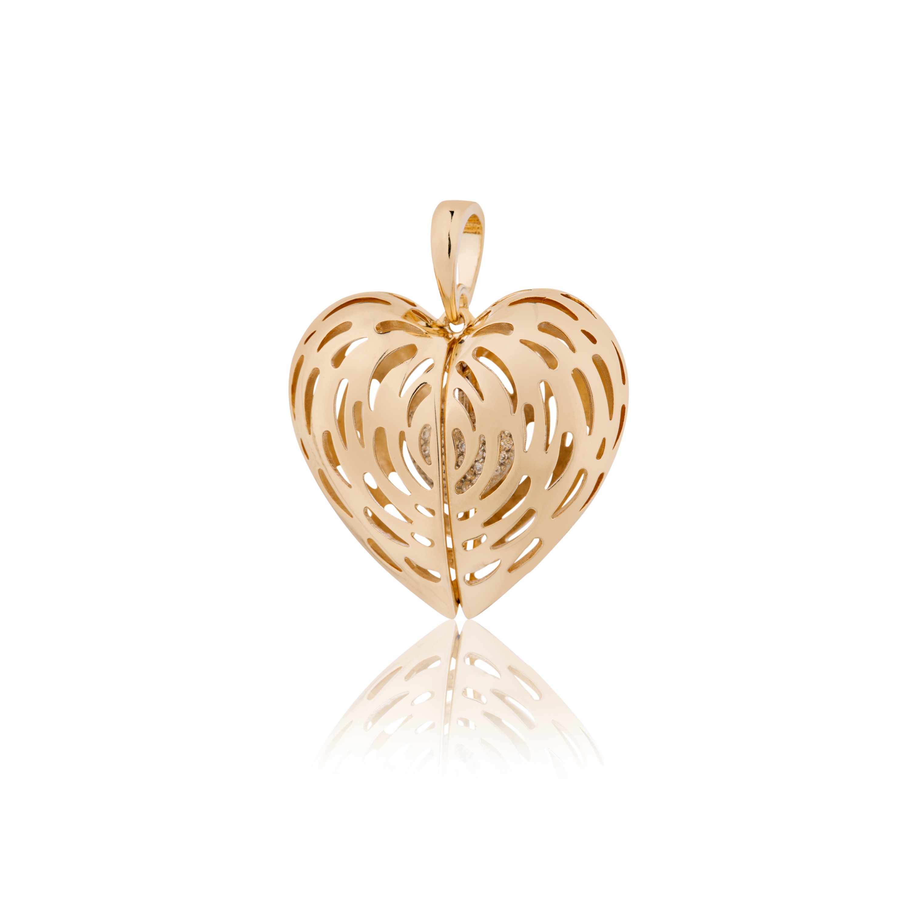 Pingente Coração Vazado com Coração Dentro Folheado Ouro 18K