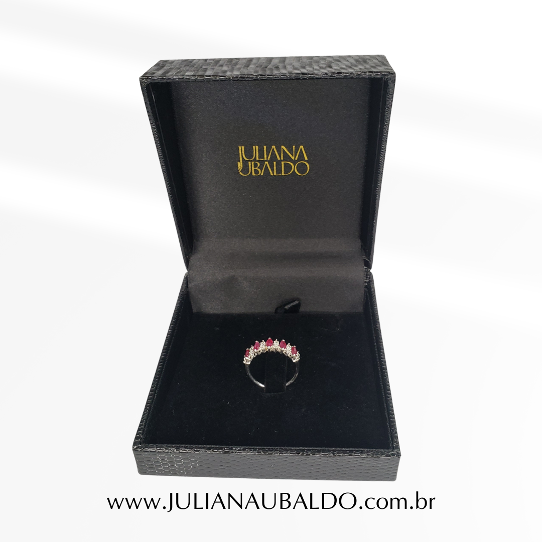 Anel com 5 Rubis Navetes e 6 Diamantes Ouro Branco 18k