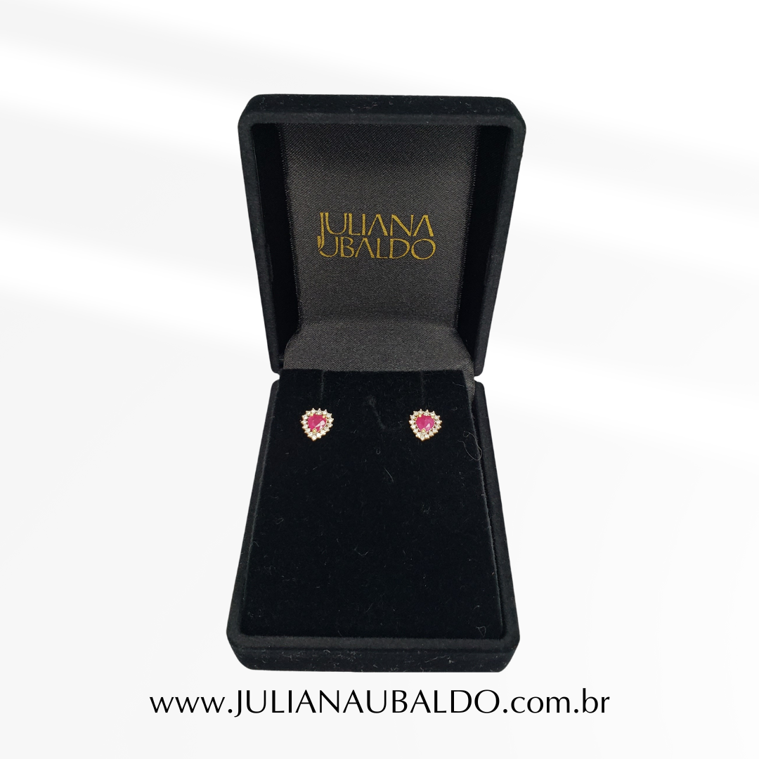 Brinco Coração Rubi 4X4mm com 16 Brilhantes em Volta Ouro 18k