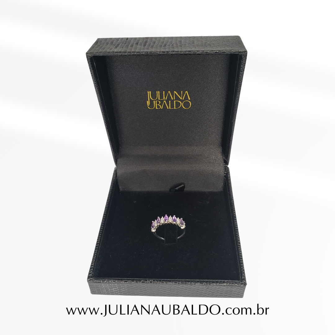 Anel com 5 Ametistas Navetes e 6 Diamantes Ouro Branco 18k