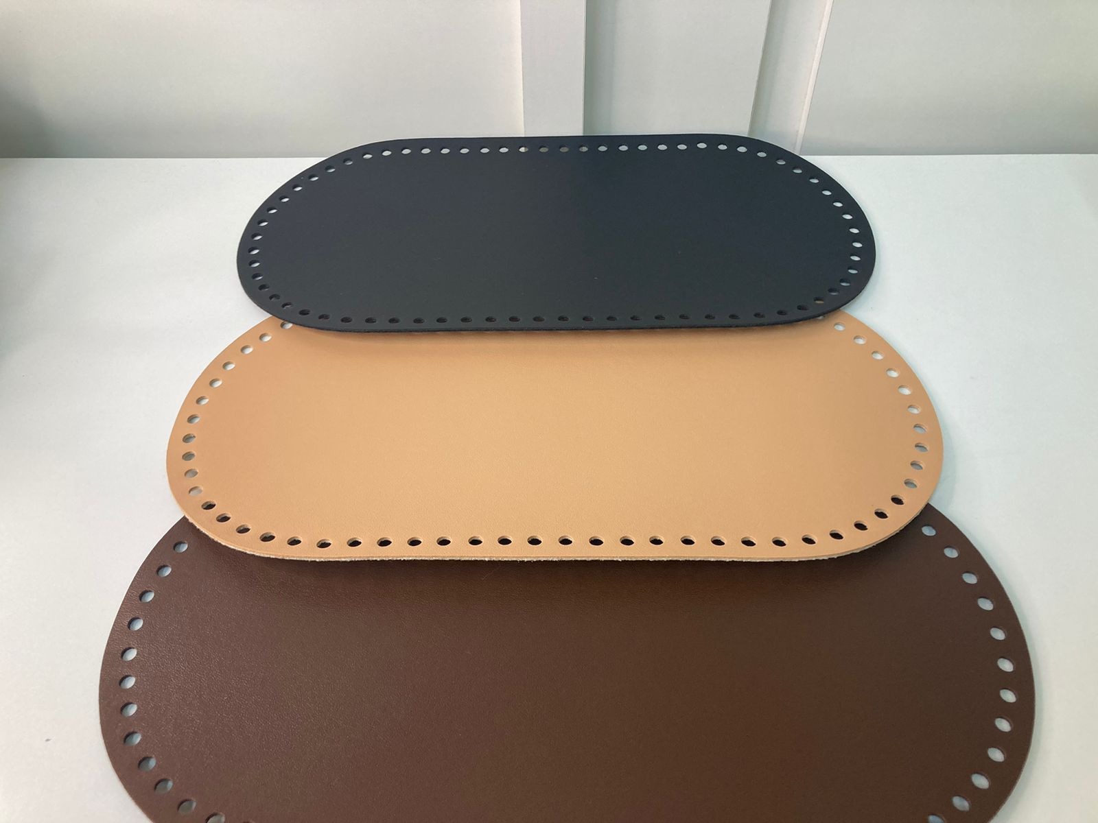 Base de Couro Oval para Bolsas e Cestos