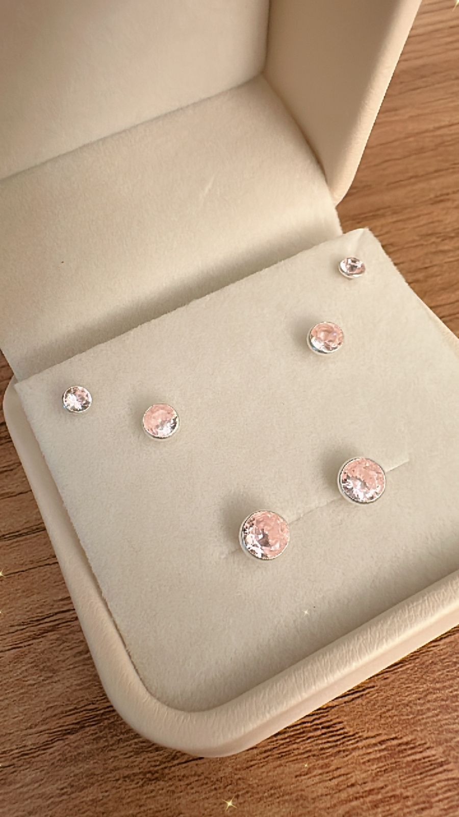 Kit em Prata com Três Pares de Brincos com Zircônias Rosa