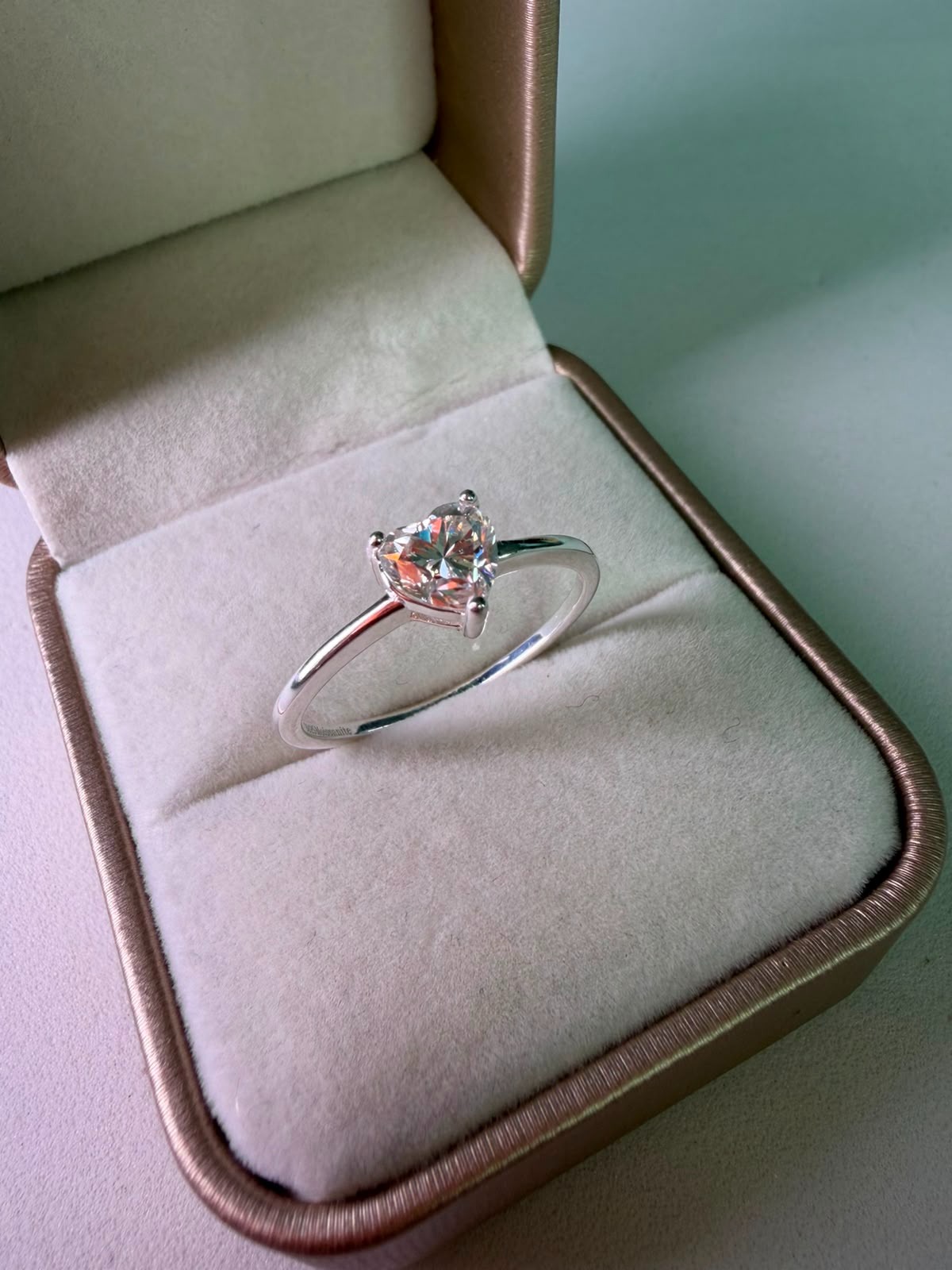 Anel em Prata Coração Moissanite 6mm