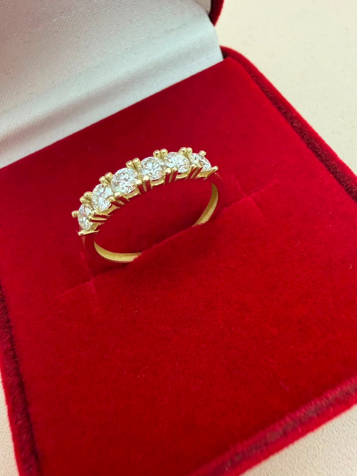 Anel Ouro 10k Meia Aliança 6 pedras moissanite