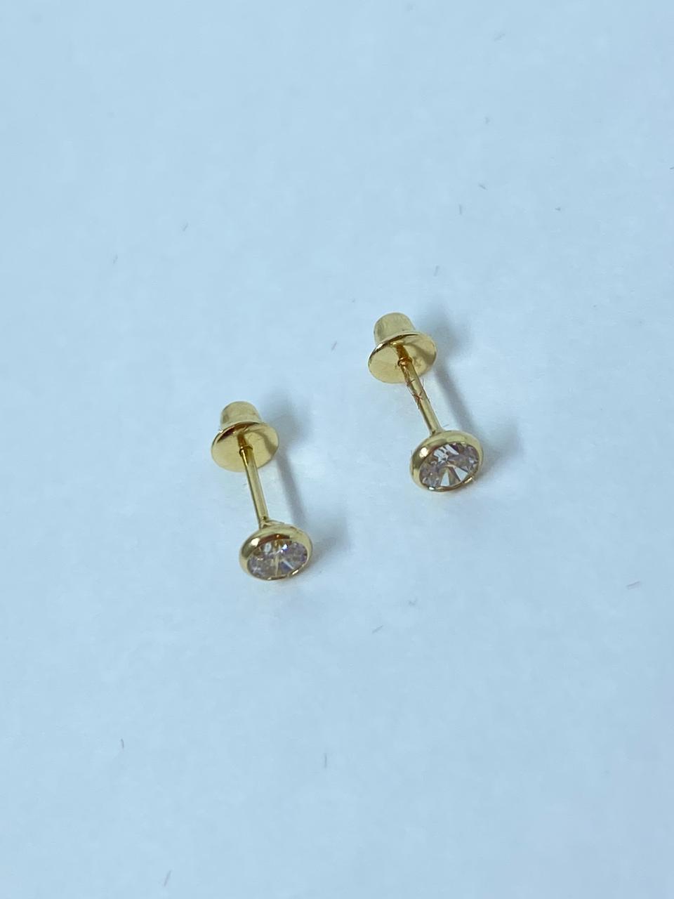 Brinco em Ouro 18k com Zircônia 2,5mm