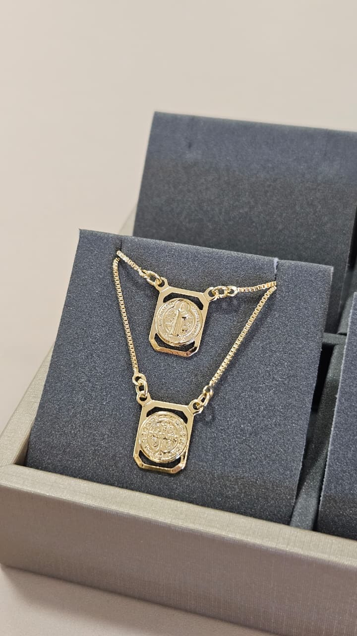 Escapulário em Semijoia com Pingentes de São Bento Cartier