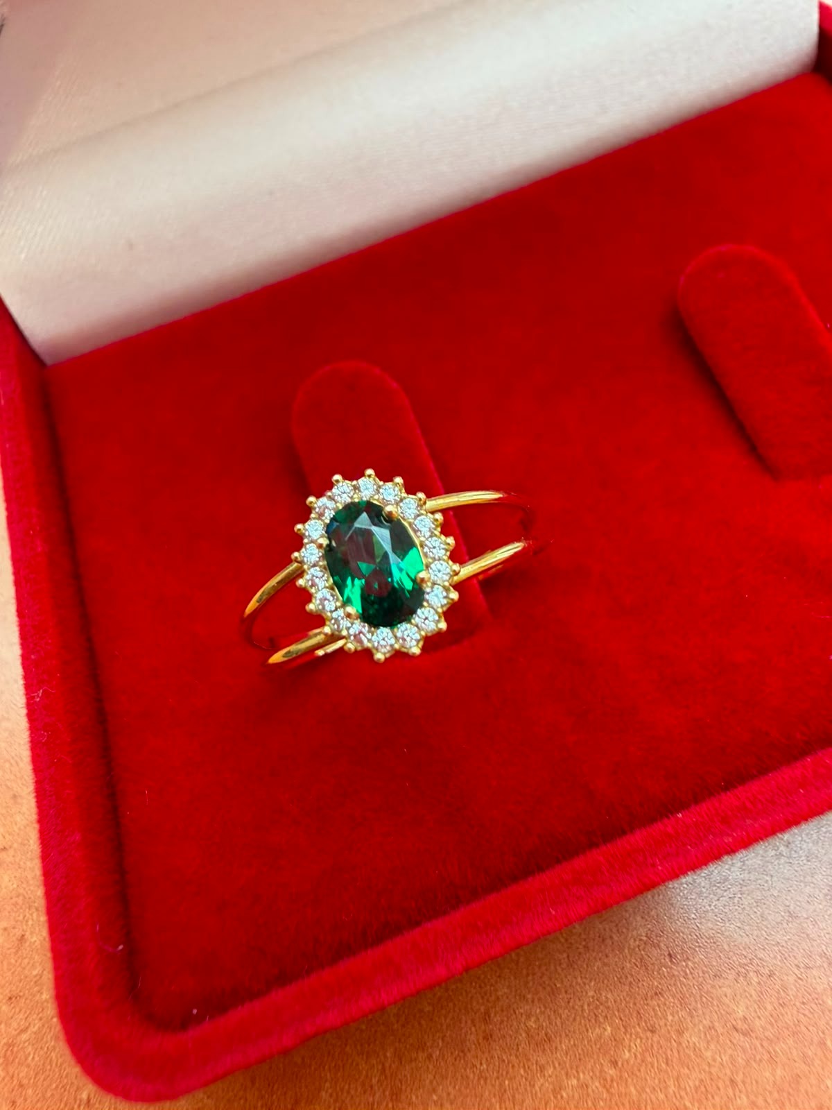 ANEL OURO 18K FORMATURA OVAL ZIRCÔNIA VERDE