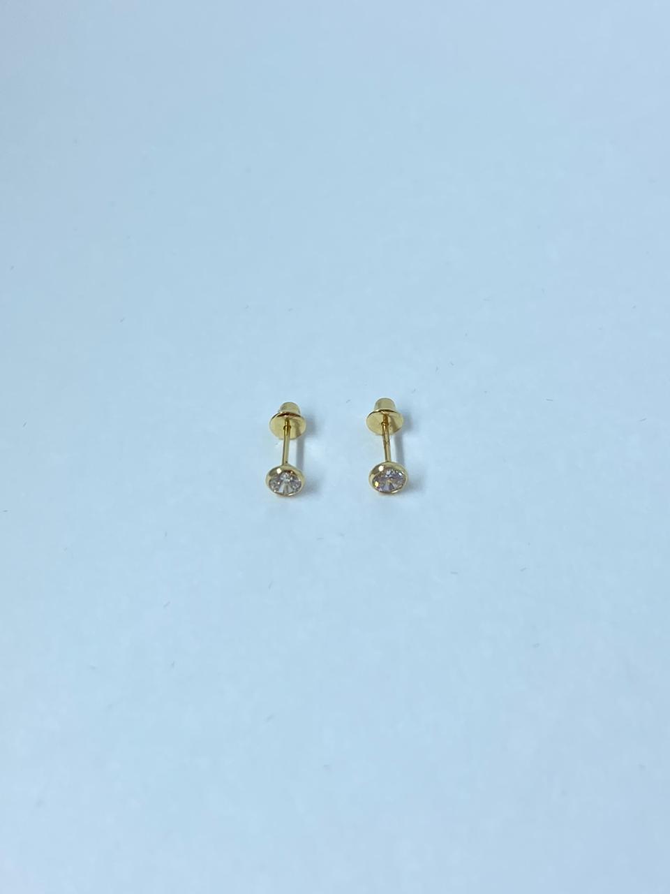 Brinco em Ouro 18k com Zircônia 2,5mm