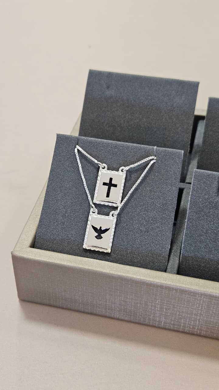 Escapulário em Prata Espírito Santo