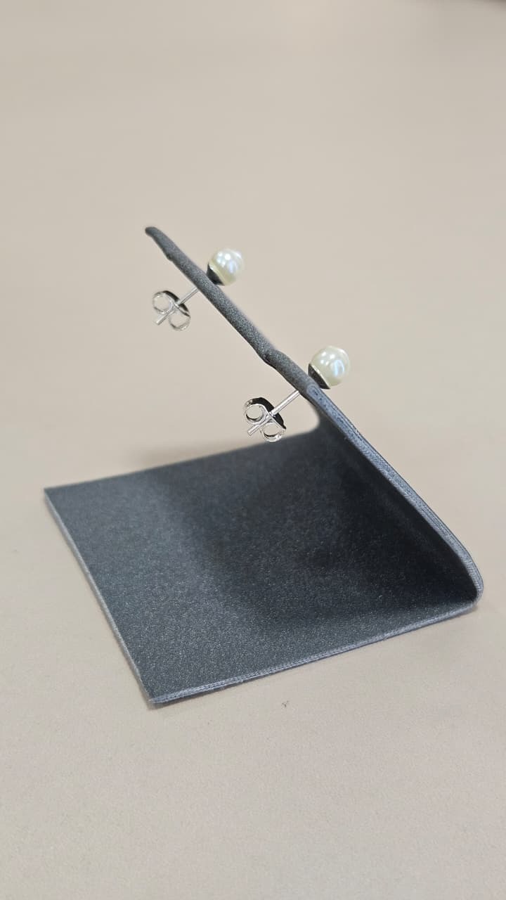 Brinco em Prata Pérola 4mm
