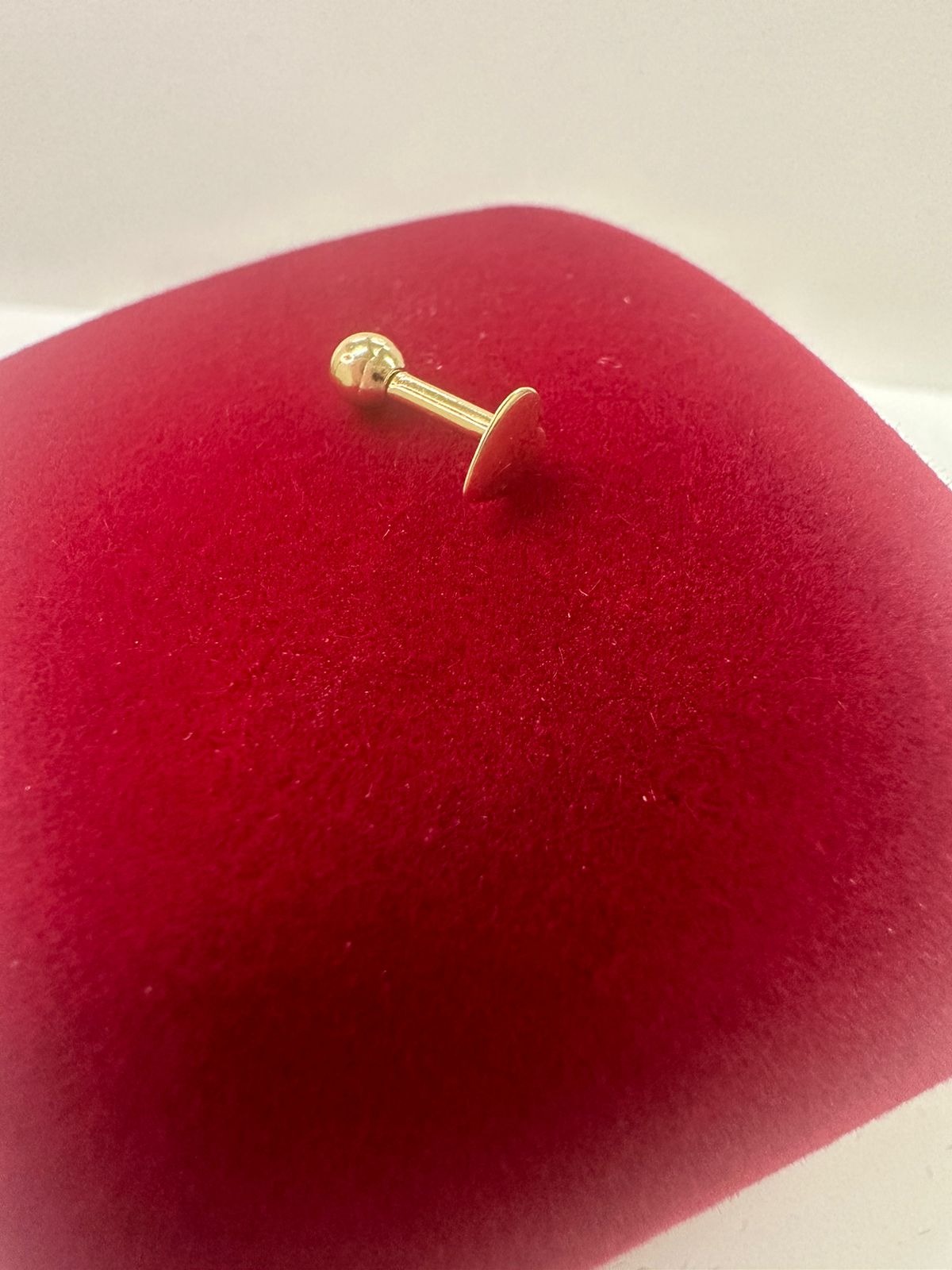 PIERCING DE OURO 18K RETO CORAÇÃO CHAPA