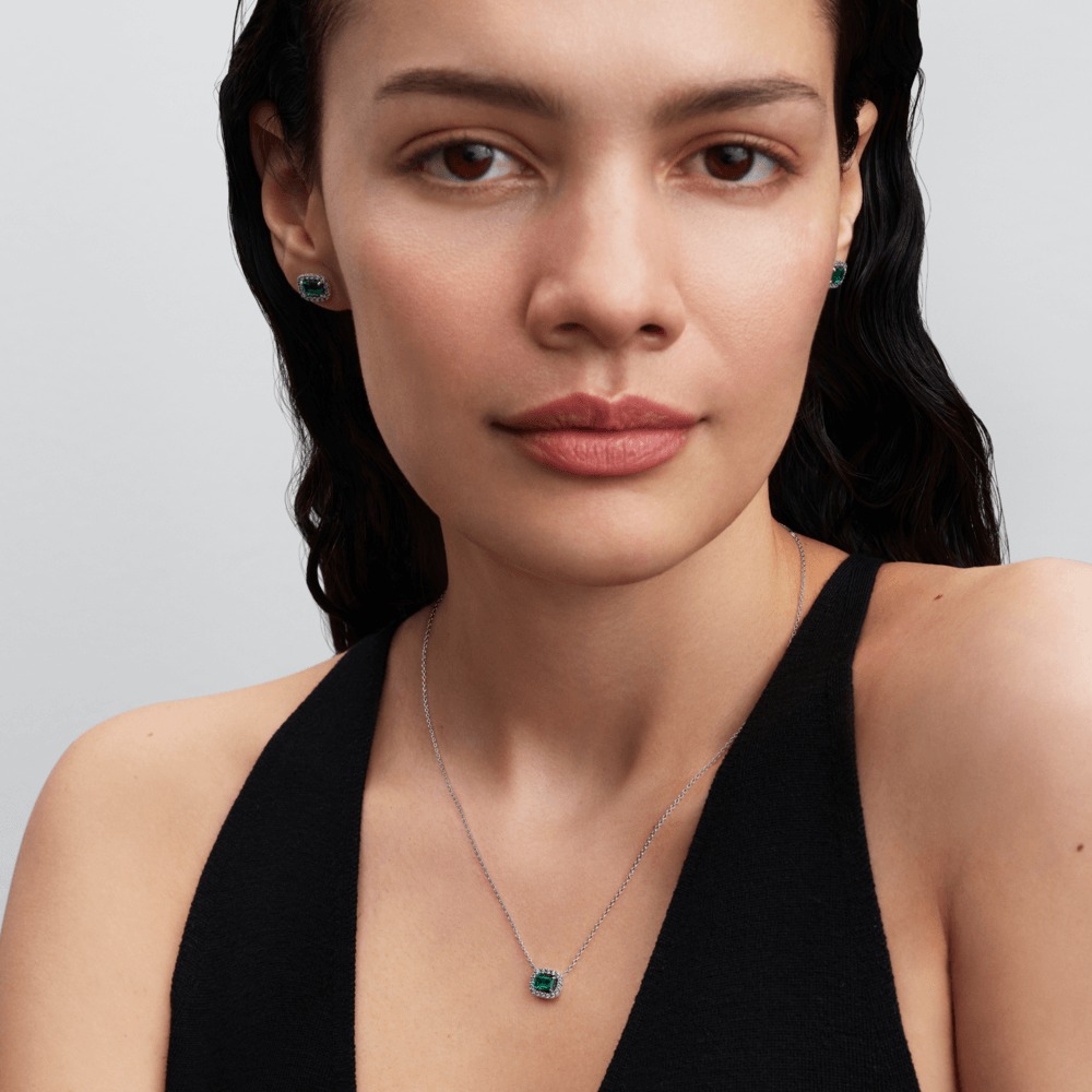Colar De Prata Com Cristal Verde Retangular
