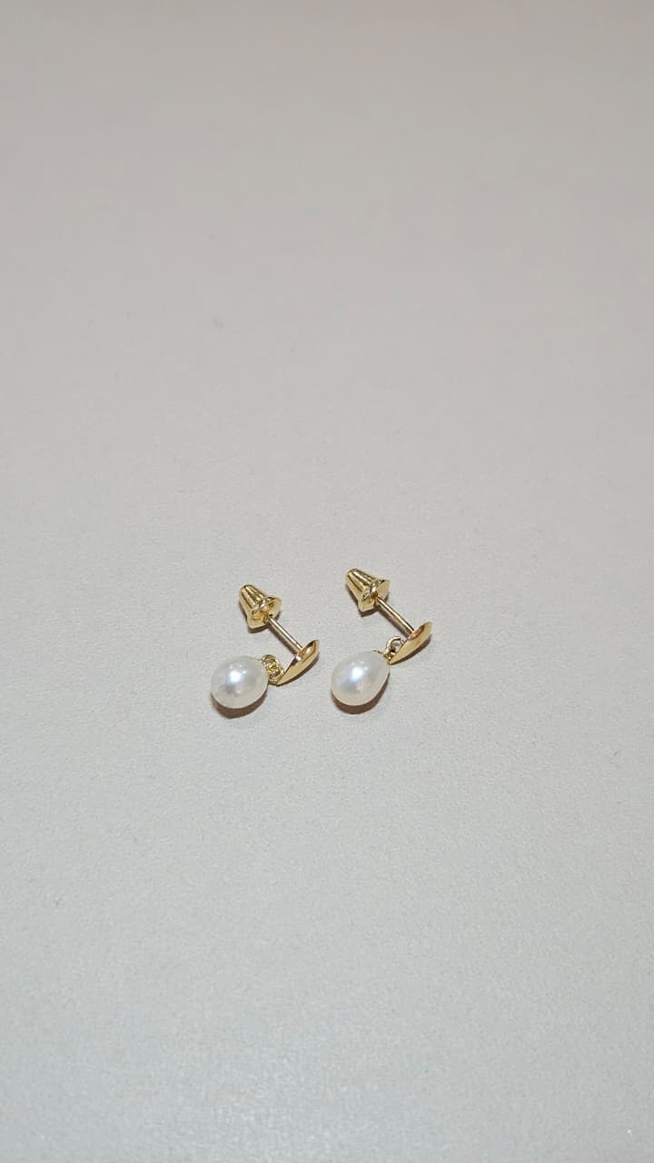 Brinco em Ouro 18k Pendurado com Pérola