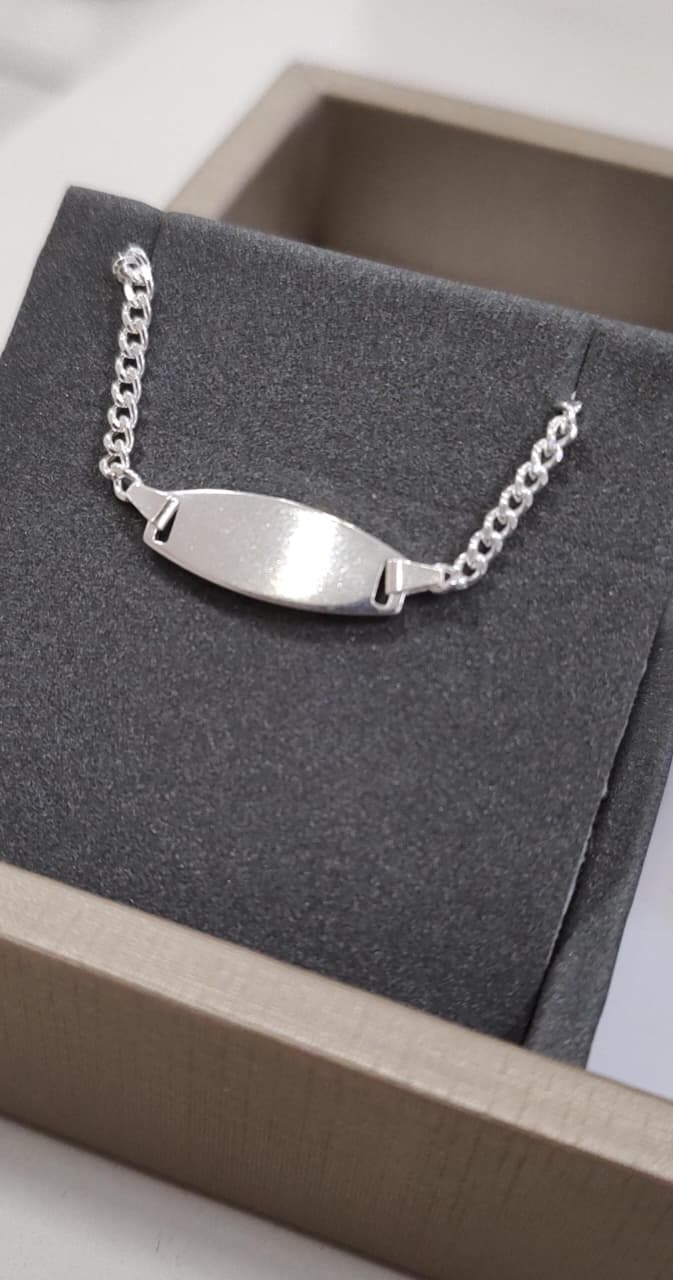 Pulseira em Prata Infantil em elos e placa