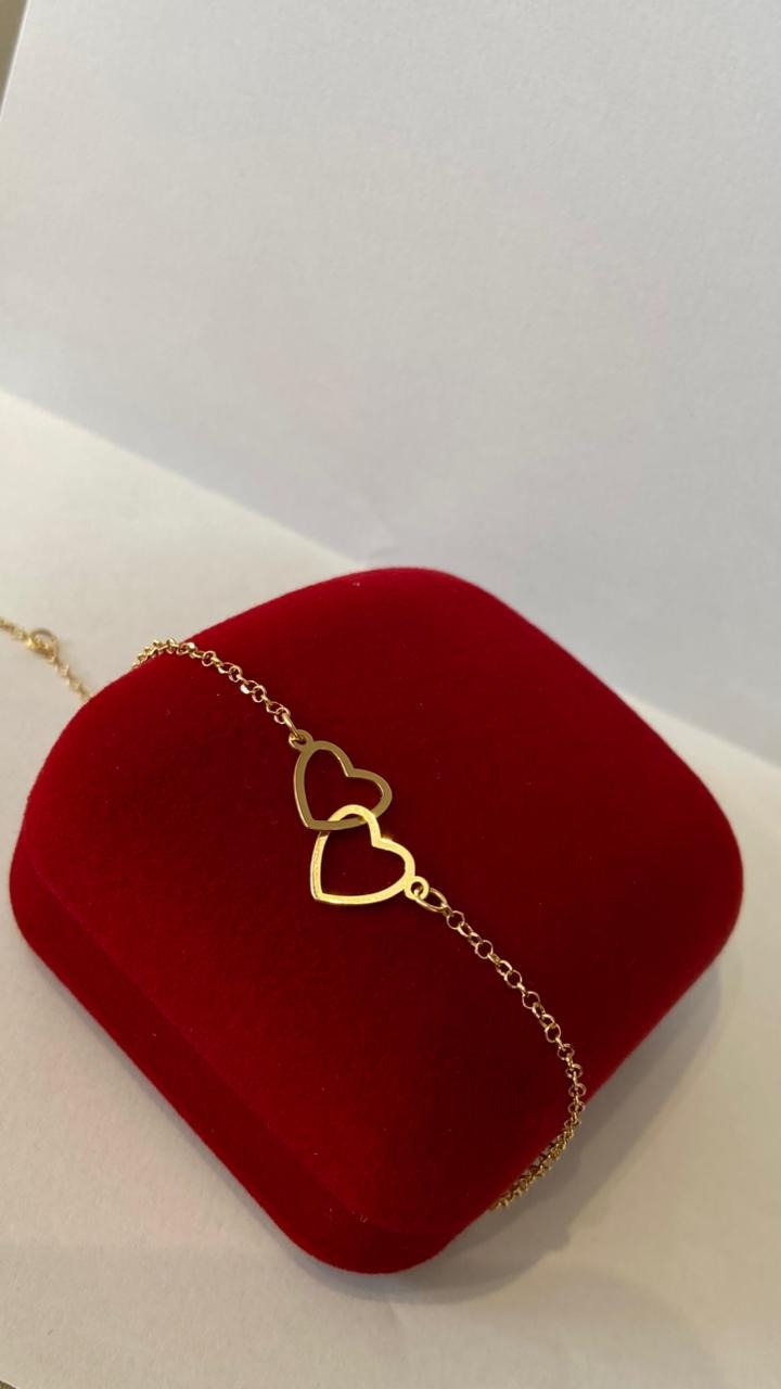 Pulseira em Ouro 18K Elo Português e Pingentes de Coração