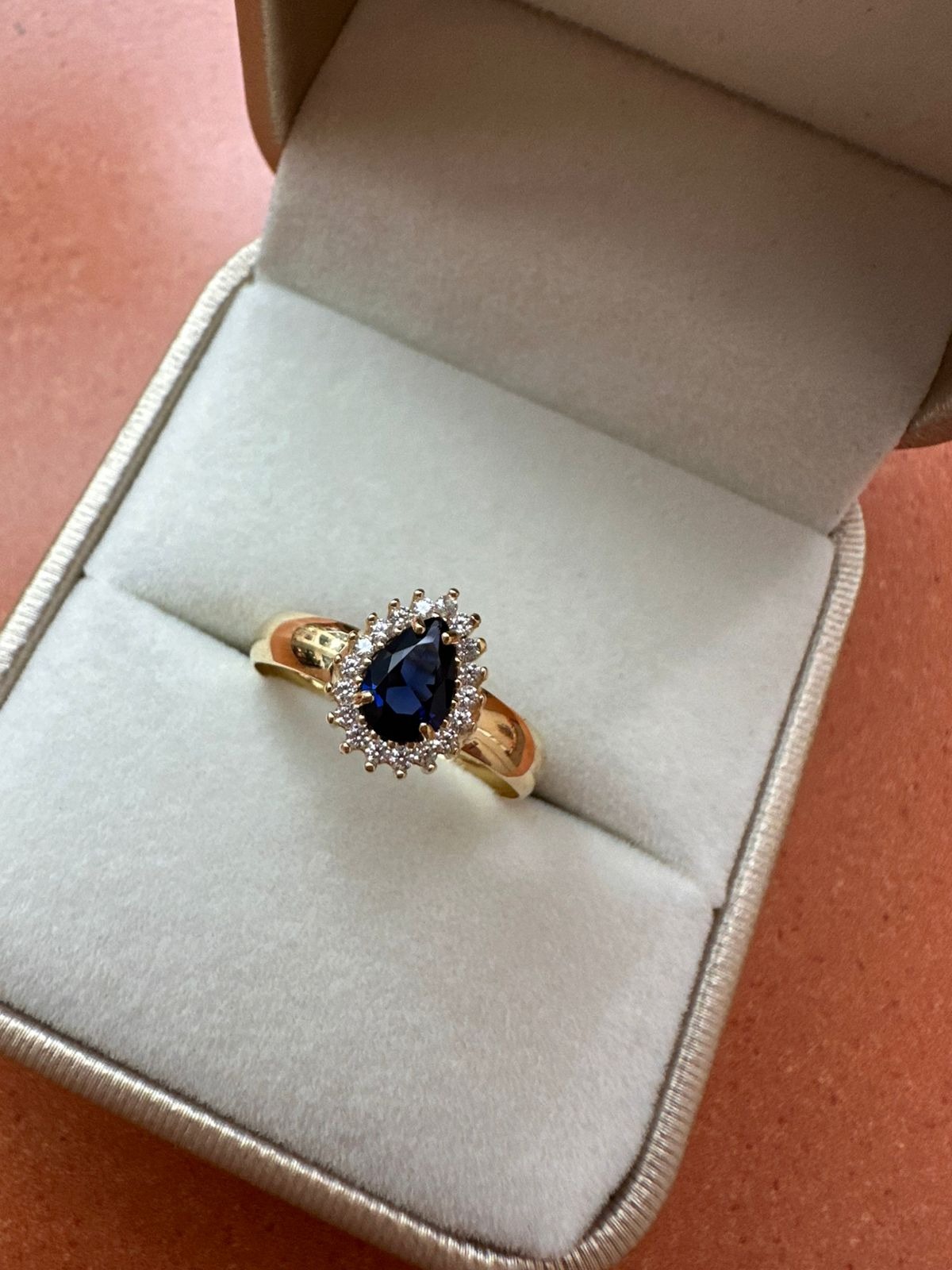 ANEL OURO 18K FORMATURA GOTA ZIRCÔNIA AZUL