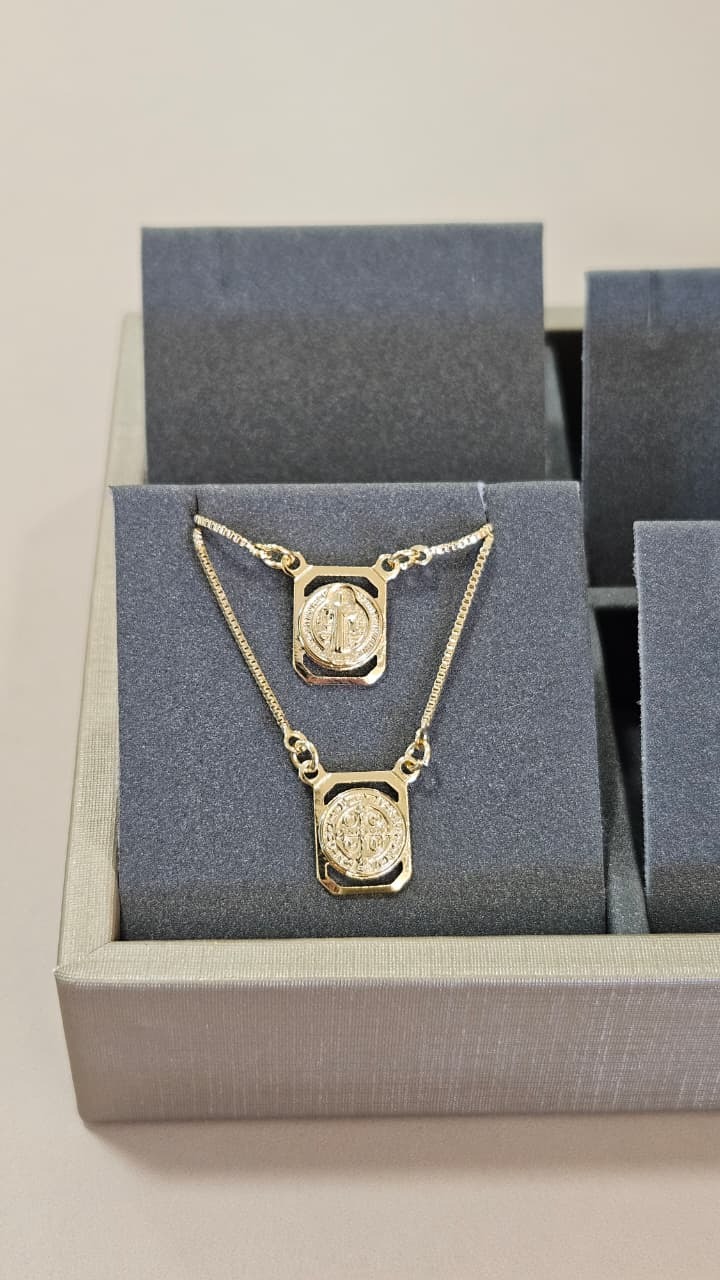 Escapulário em Semijoia com Pingentes de São Bento Cartier