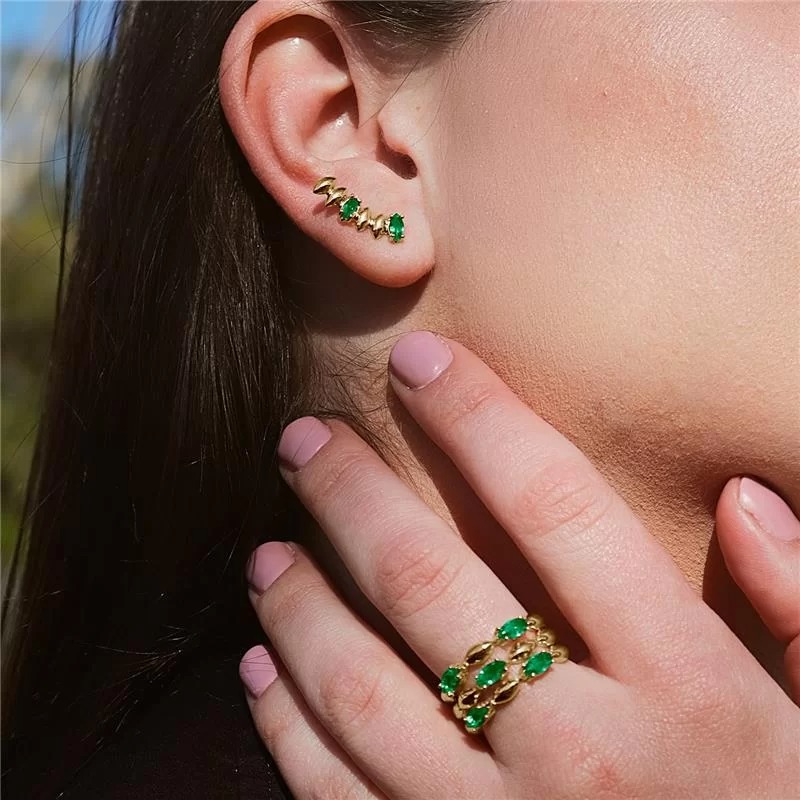 Brinco em Semijoia Earcuff com Zircônias Verde