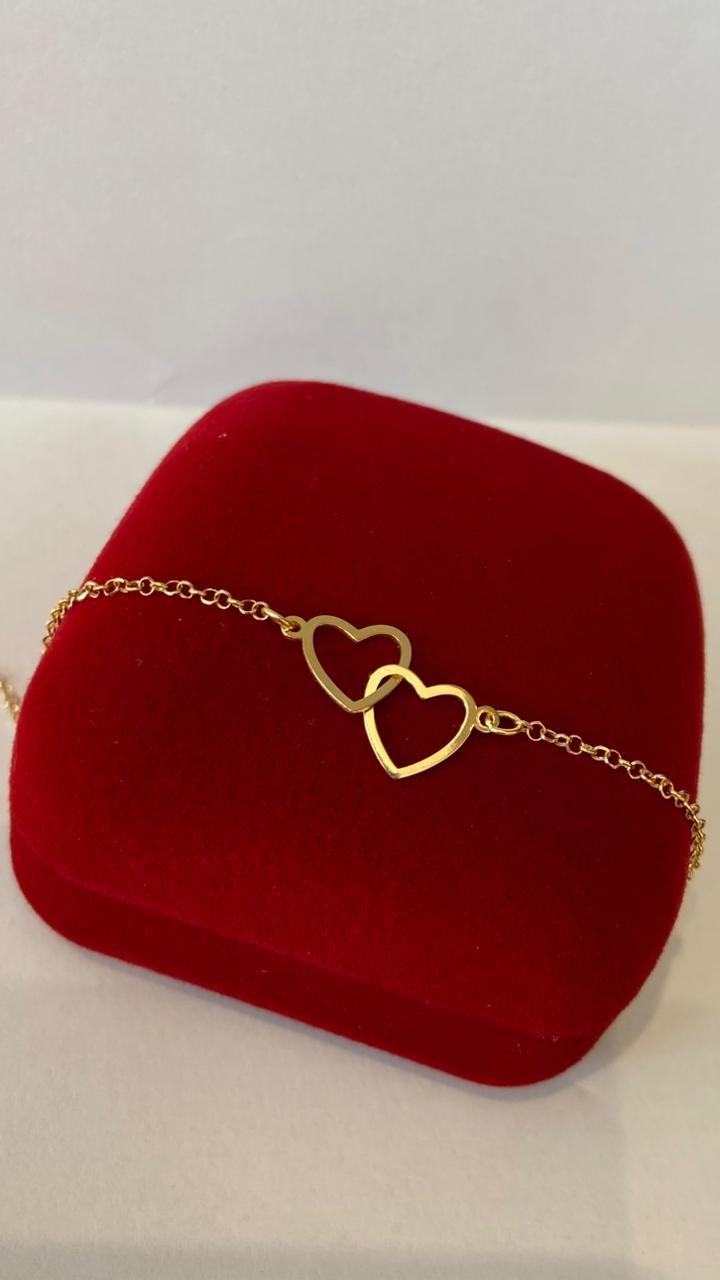 Pulseira em Ouro 18K Elo Português e Pingentes de Coração