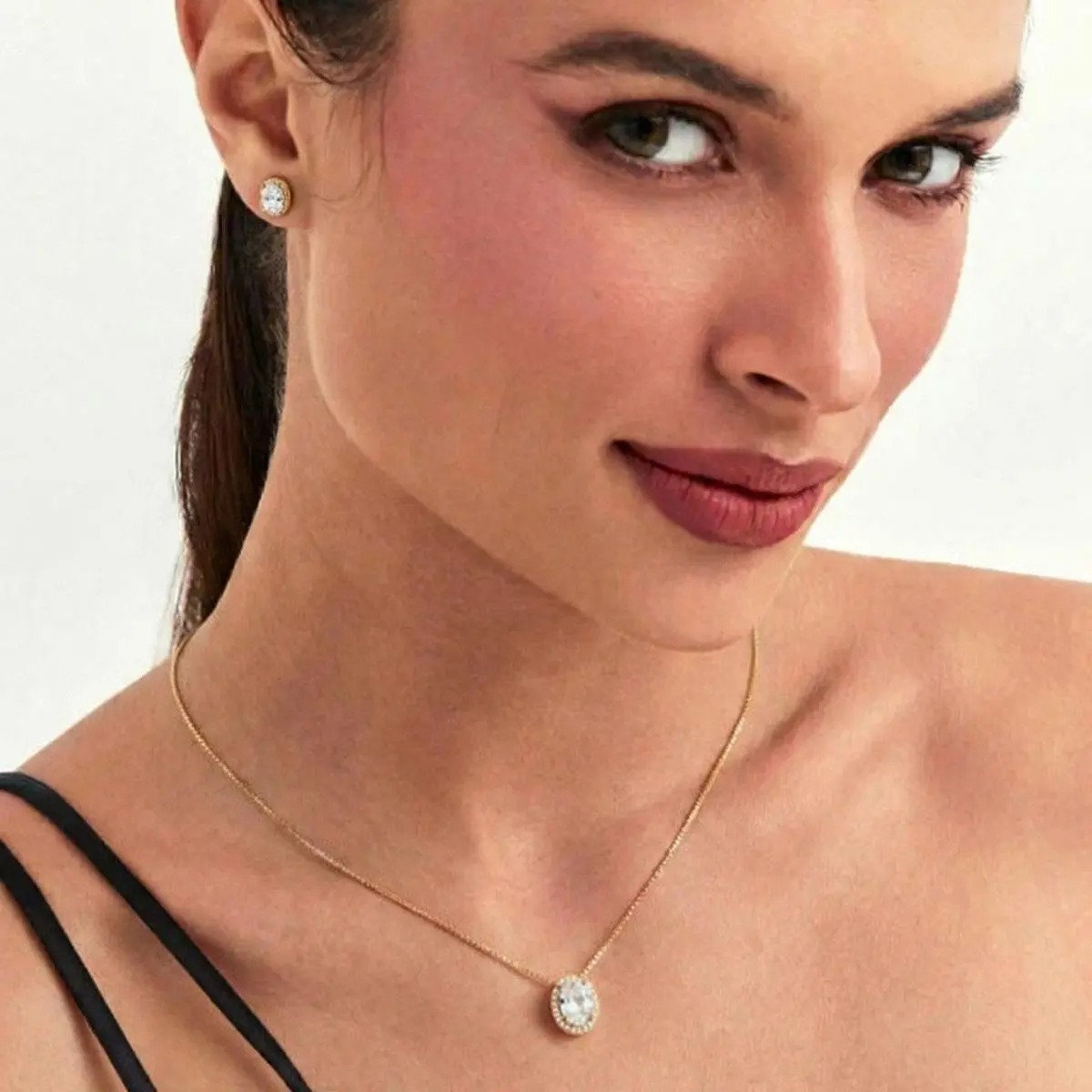 CONJUNTO COLAR E BRINCO COM CRISTAL OVAL BANHADO A OURO