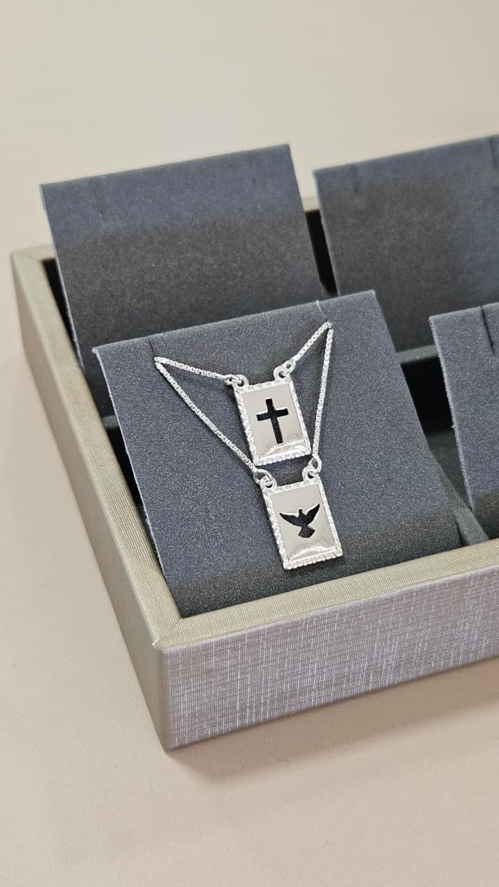 Escapulário em Prata Espírito Santo