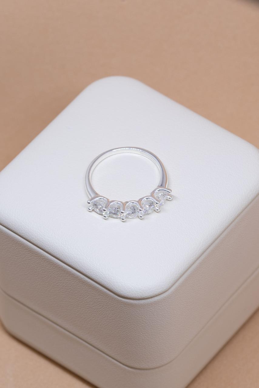 Anel em Prata Meia Aliança Moissanite 4MM