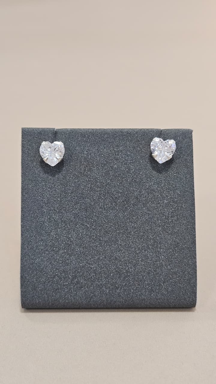 Brinco em Prata Coração Zircônia 7mm